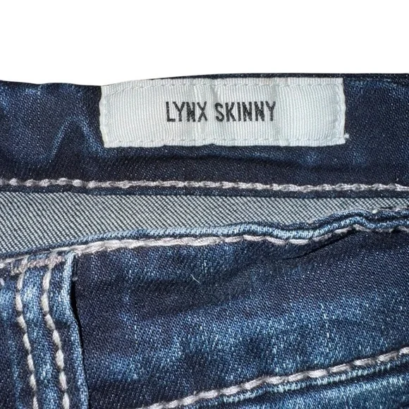 Daytrip Women's 28 X 28 Blue Dark Wash Faded Whiskering Straight Low Rise  Jeans - Picture 5 of 7